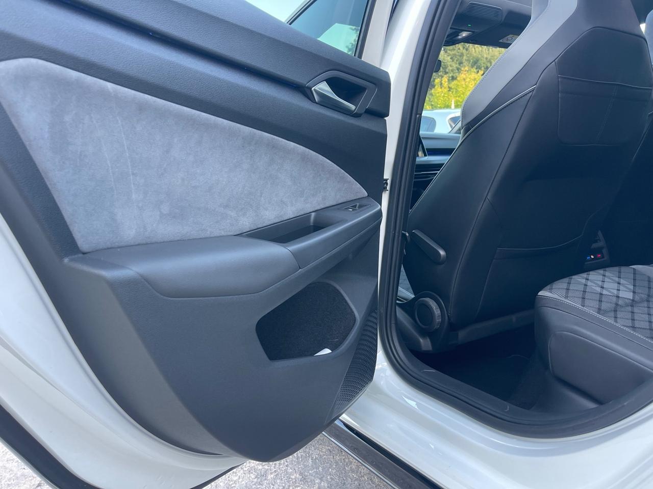 Volkswagen Golf R-Line DSG 2.0 TDI 150cv