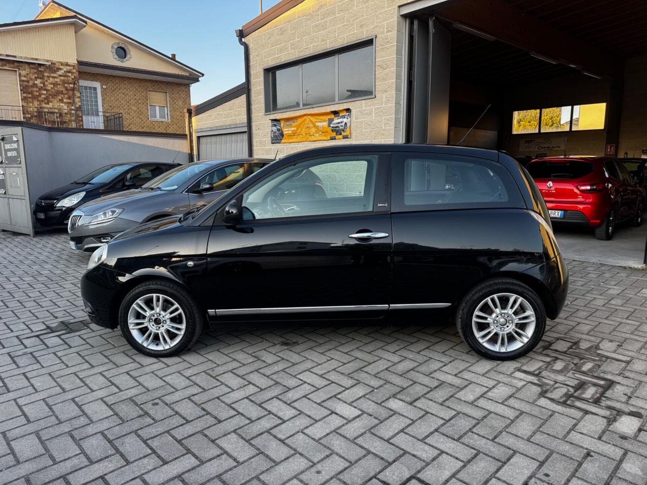 Lancia Ypsilon 1.2 69 CV 5 porte S&S Platinum
