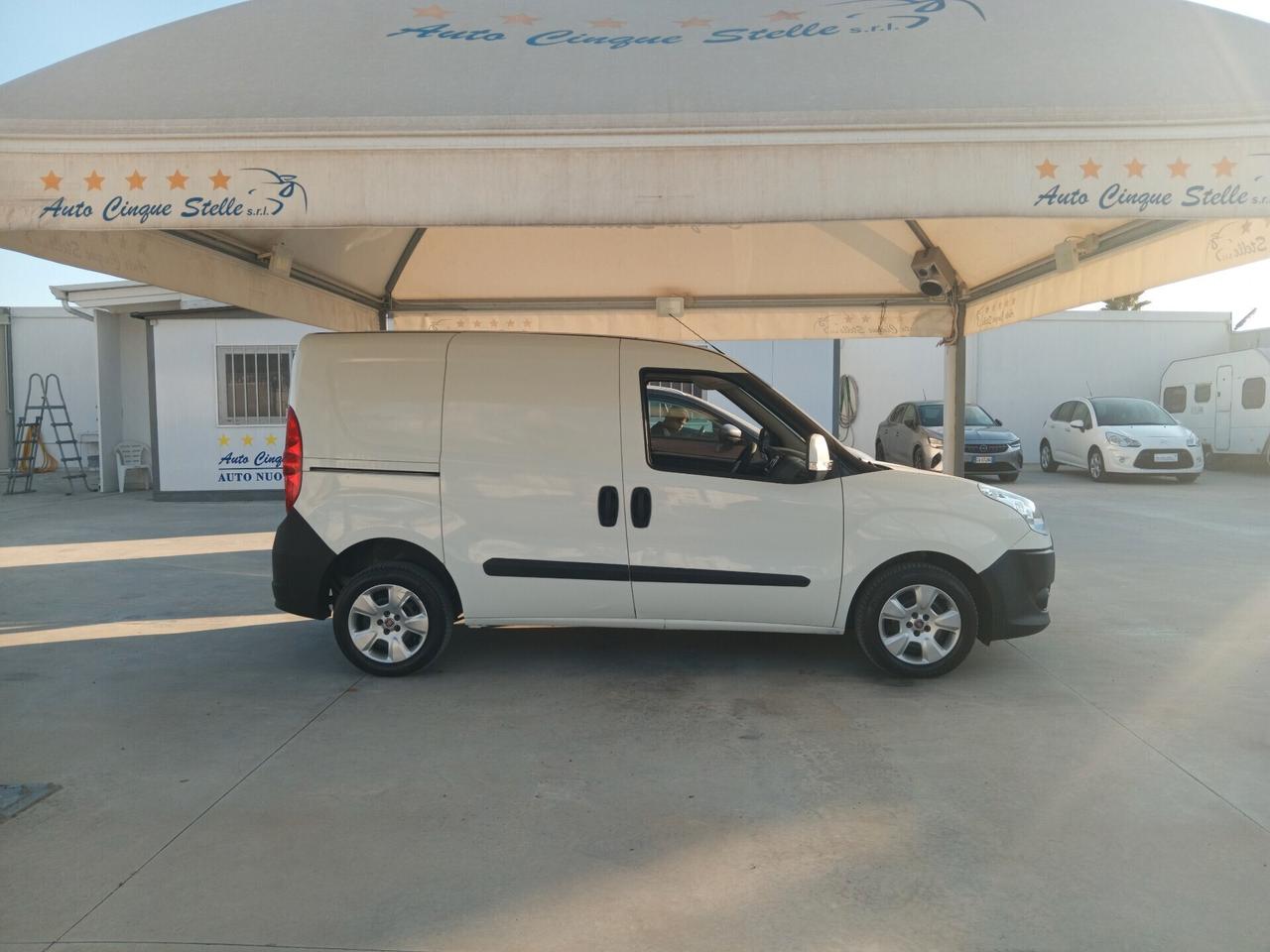 Doblò 1.3 DISEL 90 C.V CON SOLO 500 KM PARI AL NUOVO