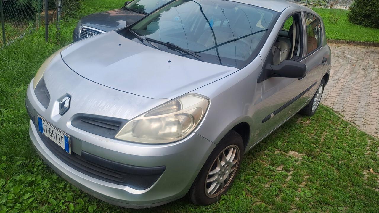 Renault Clio Storia 1.2 16V 5 porte Dynamique