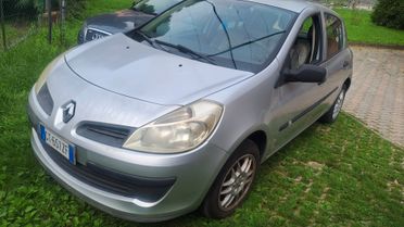 Renault Clio Storia 1.2 16V 5 porte Dynamique