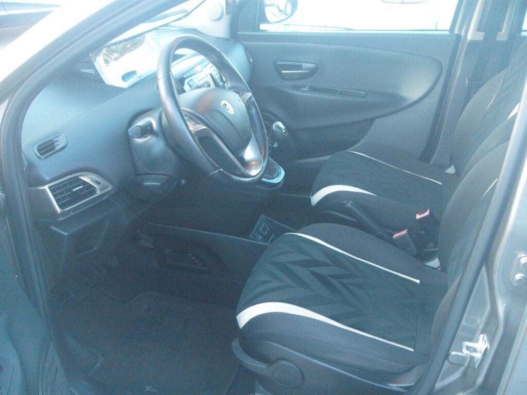 Lancia Ypsilon 1.2 69 CV Gold - 2016