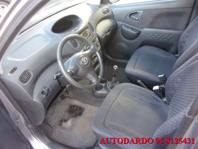 TOYOTA Yaris Verso 1.3i 16V cat Sol '03