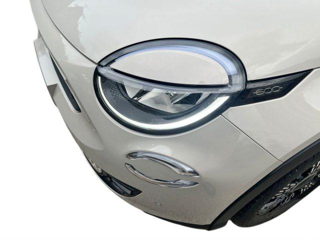 FIAT 600 1.2 Hybrid 145cv DCT MHEV Icon