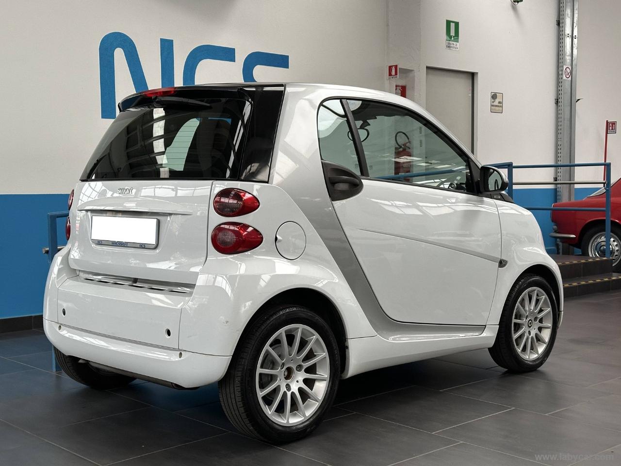 SMART fortwo 1000 52 kW MHD coupé pulse