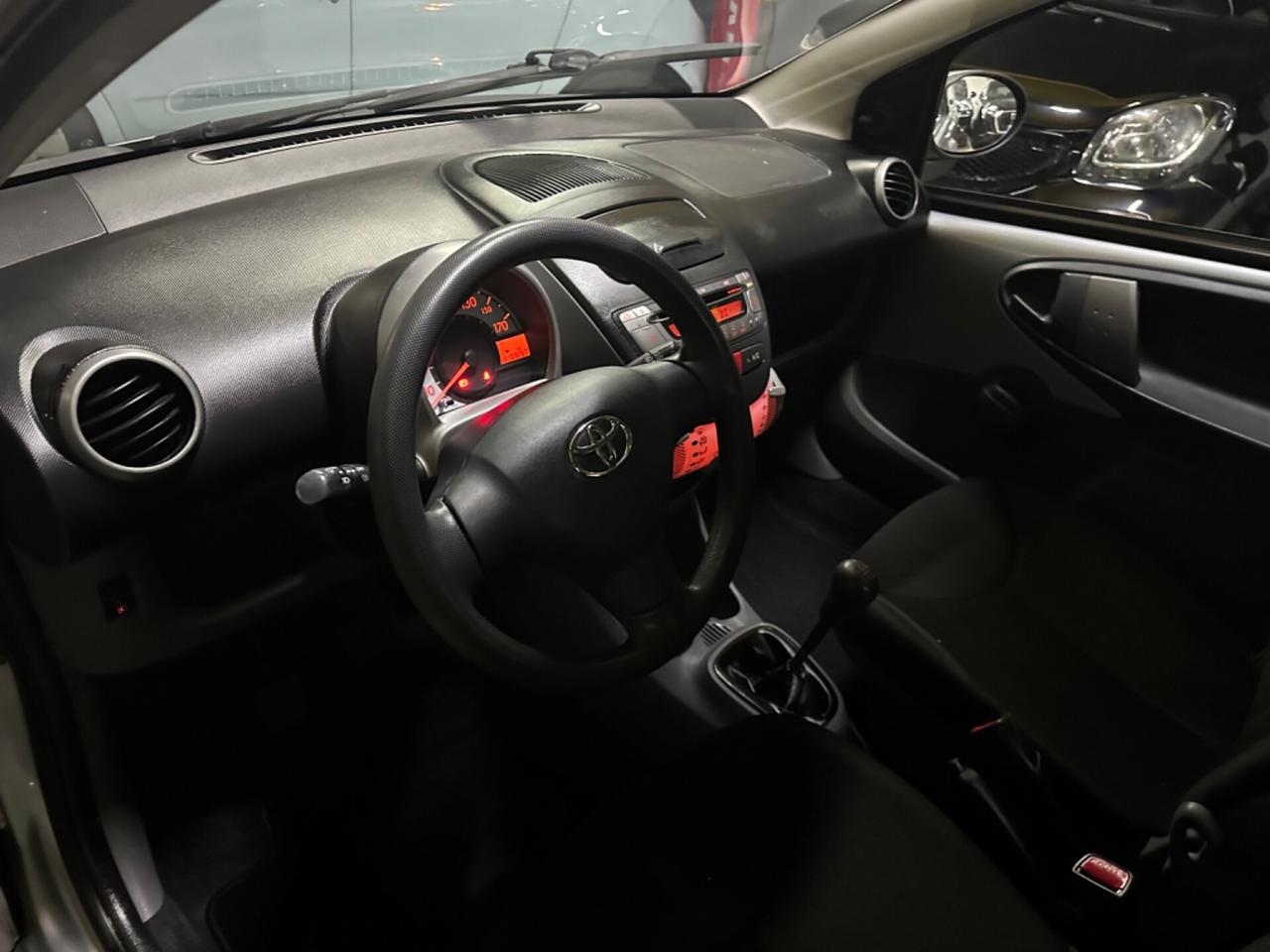 Toyota Aygo 1.0 12V VVT-i 5 porte Active Connect