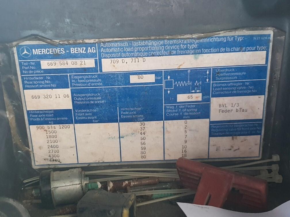 MERCEDES SCUOLABUS T2 709 D 35 Posti