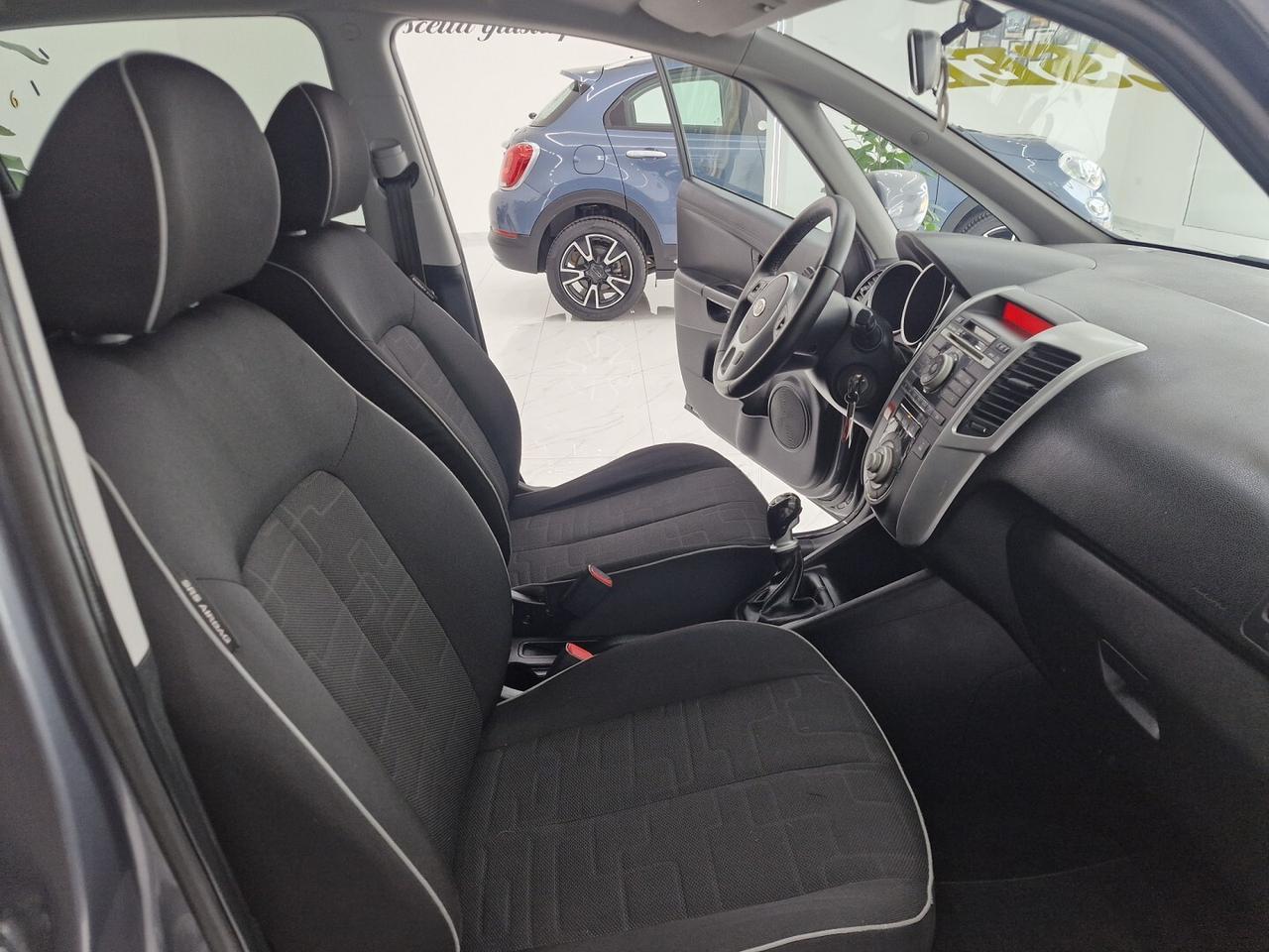 KIA VENGA 1.4 CRDi 90CV Cool