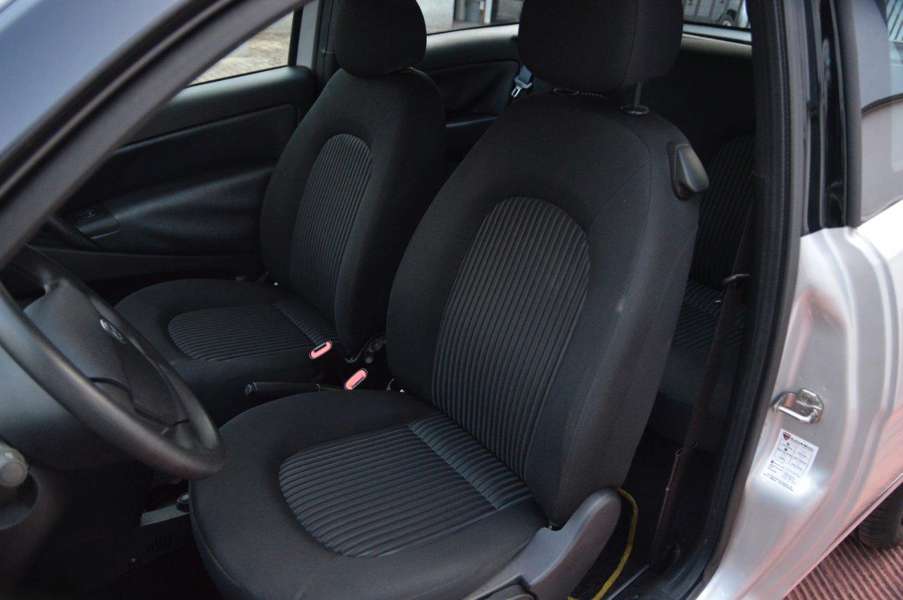 Lancia Ypsilon 3 Porte Ypsilon 1.2 8v New Oro (oro)