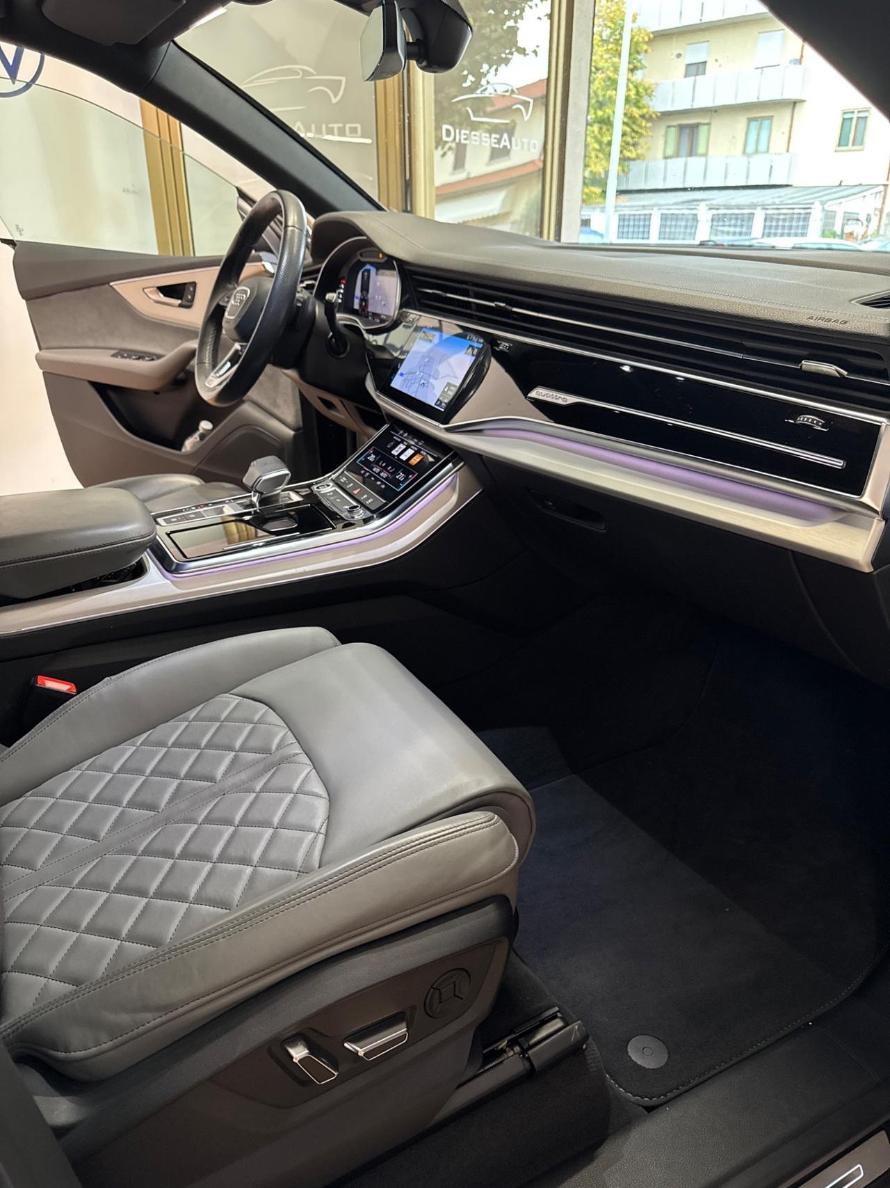 Audi Q8 45 TDI mhev Sport