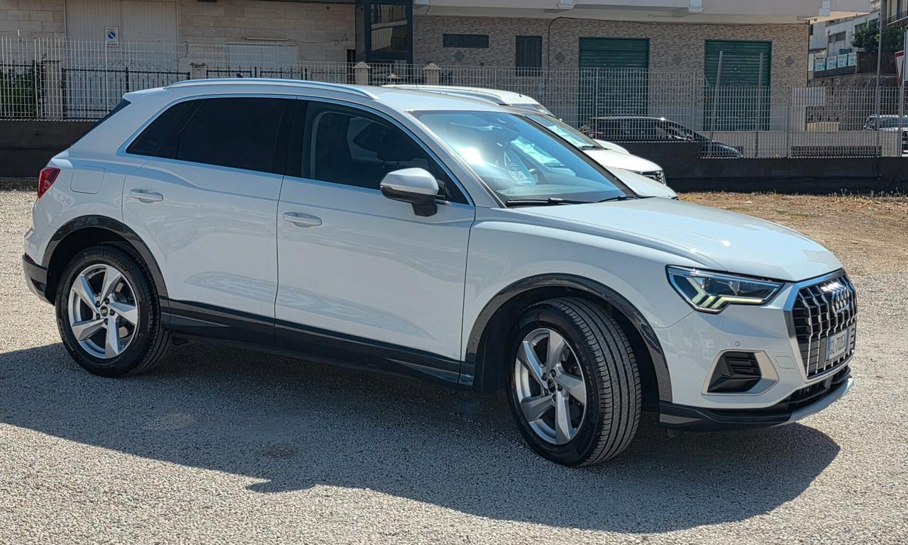 Audi Q3 2.0 TDI 150cv - S-TRONIC VIRTUAL COCKPIT