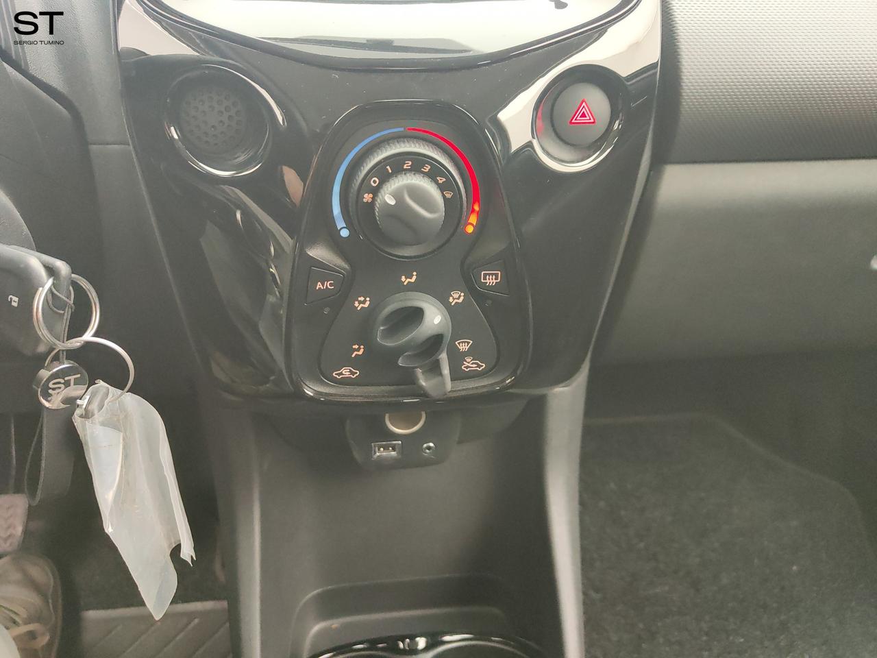 PEUGEOT 108 - VTi 72 S&S 5 porte Allure