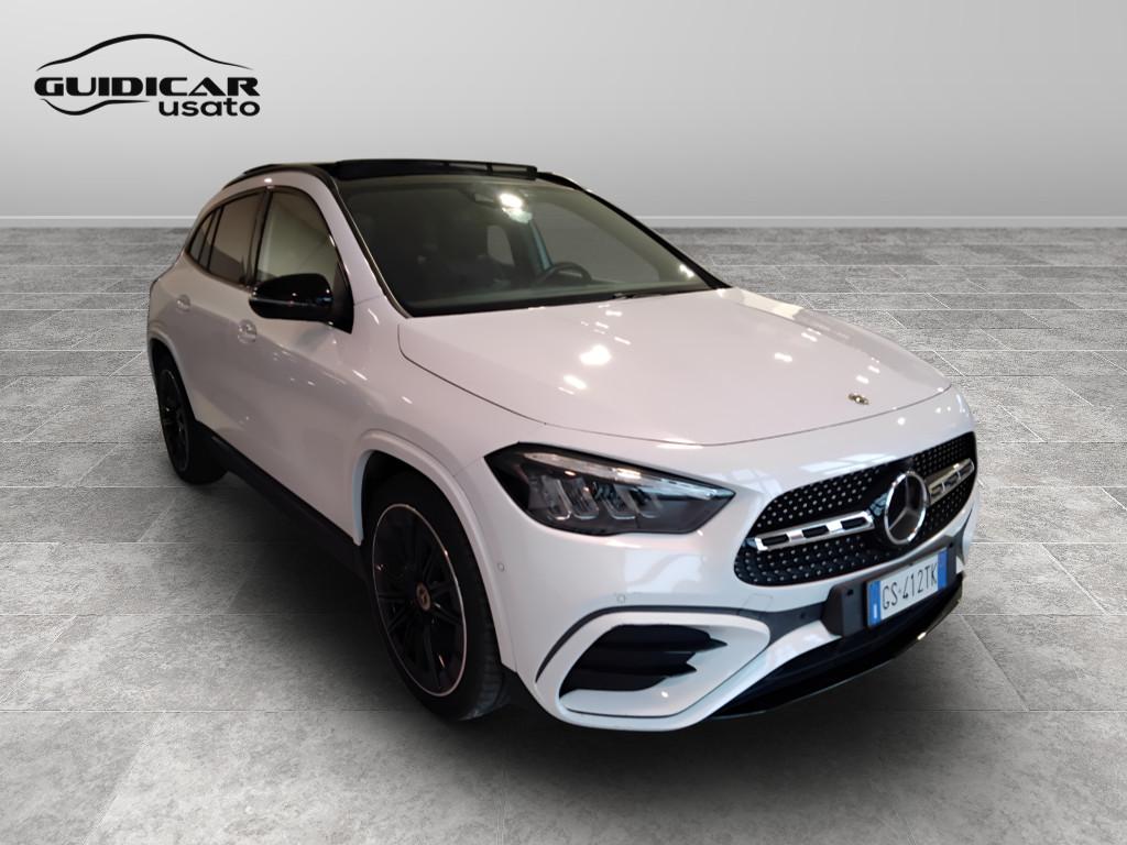 Mercedes-Benz GLA-H247 2023 - GLA 200 d AMG Line Premium auto