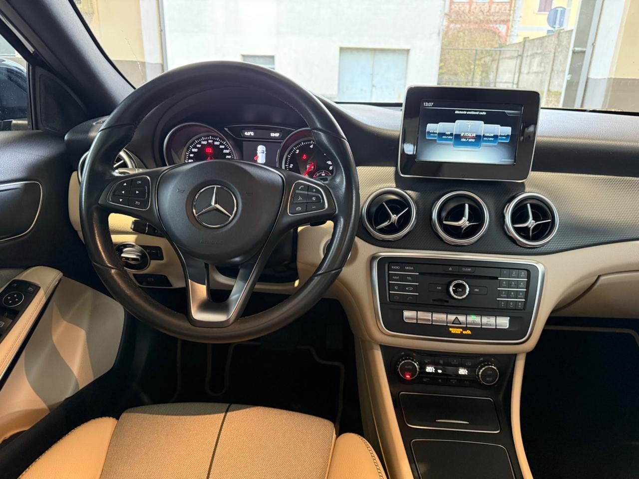Mercedes-benz GLA 200 d Automatic Sport