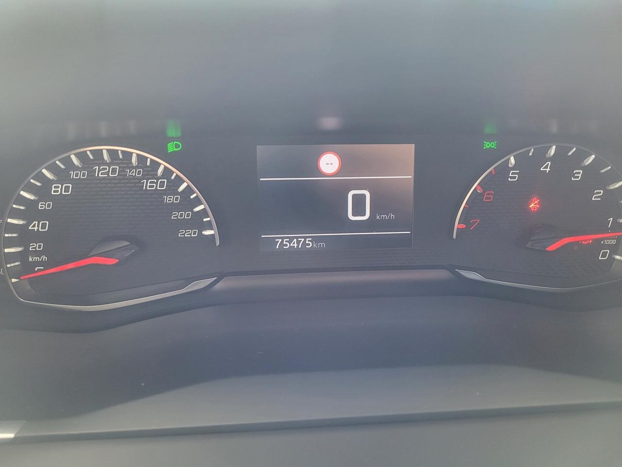 Peugeot 2008 BlueHDi 110 S&S Allure 05/2021UNIP