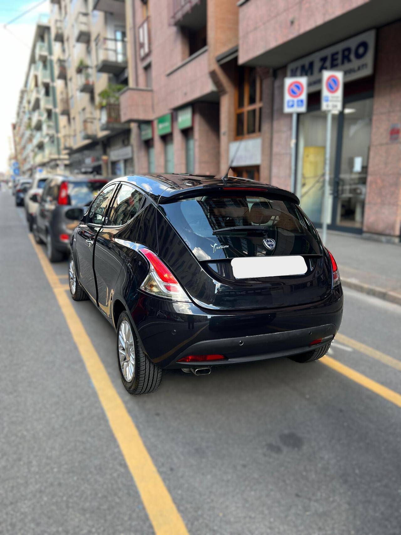 Lancia Ypsilon - APERTI AD AGOSTO