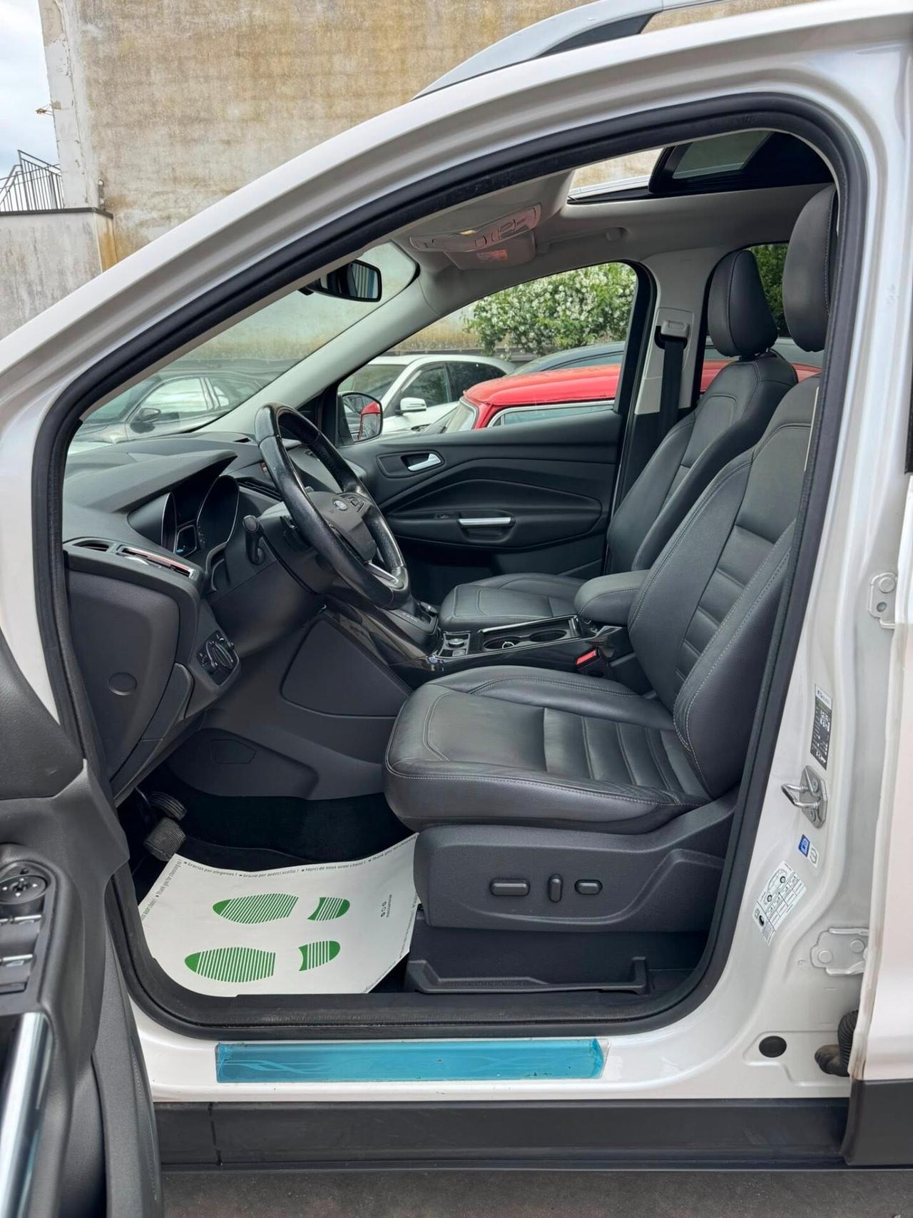 Ford Kuga 2.0 TDCI 150 CV S&S 4WD Powershift Titanium TETTO APRIBILE