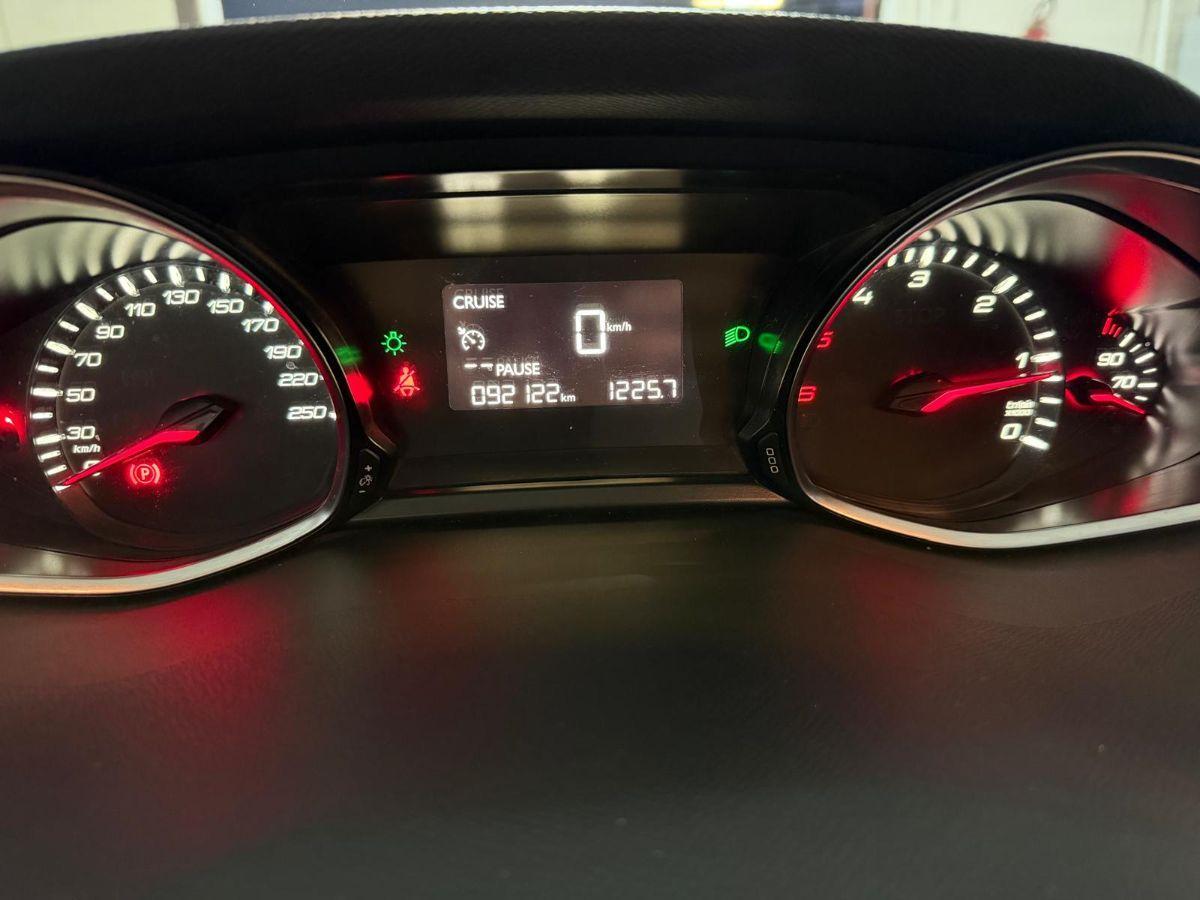 PEUGEOT - 308 - BlueHDi 100 S&S Business