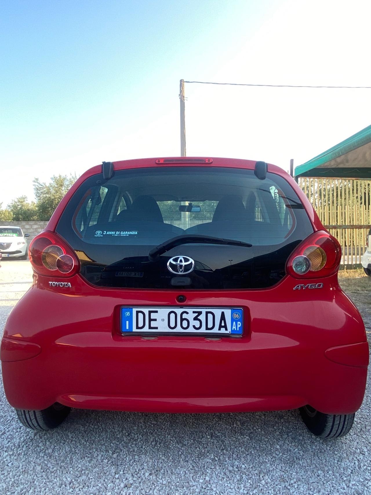 Toyota Aygo 1.0 12V VVT-i 5 porte Sol