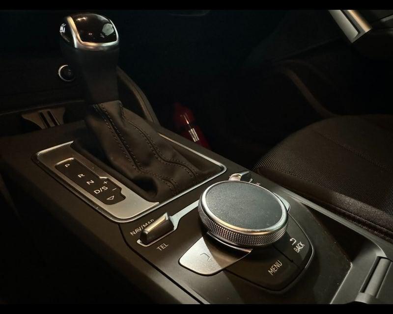 Audi Q2 30 TDI S tronic Business Advanced