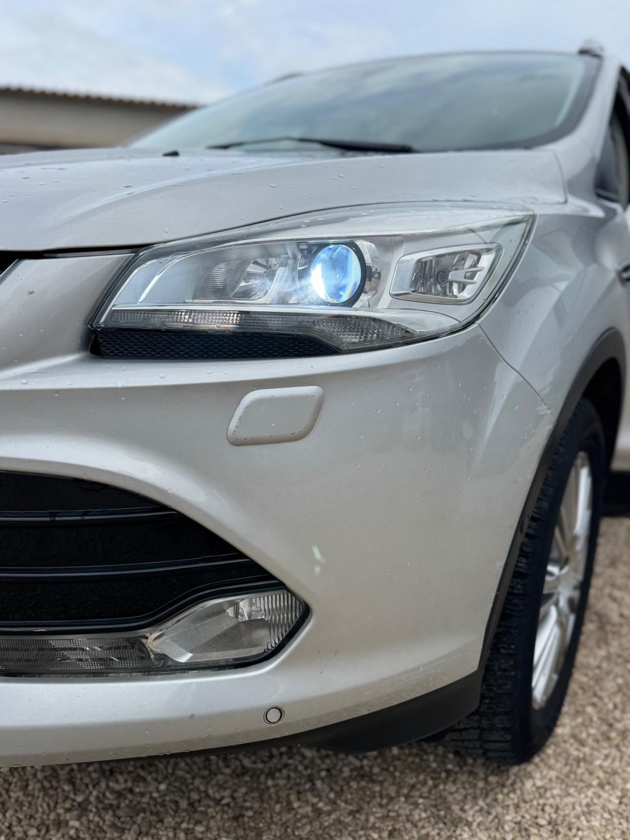 Ford Kuga 2.0 TDCI 140 CV 4WD Powershift Titanium