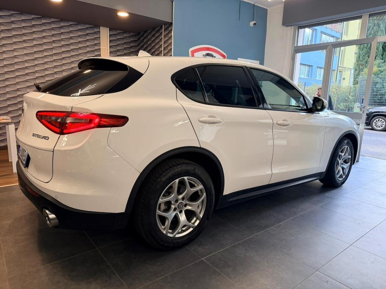 Alfa Romeo Stelvio 2.2 Turbodiesel 160 CV N1 AUTOCARRO 5 POSTI