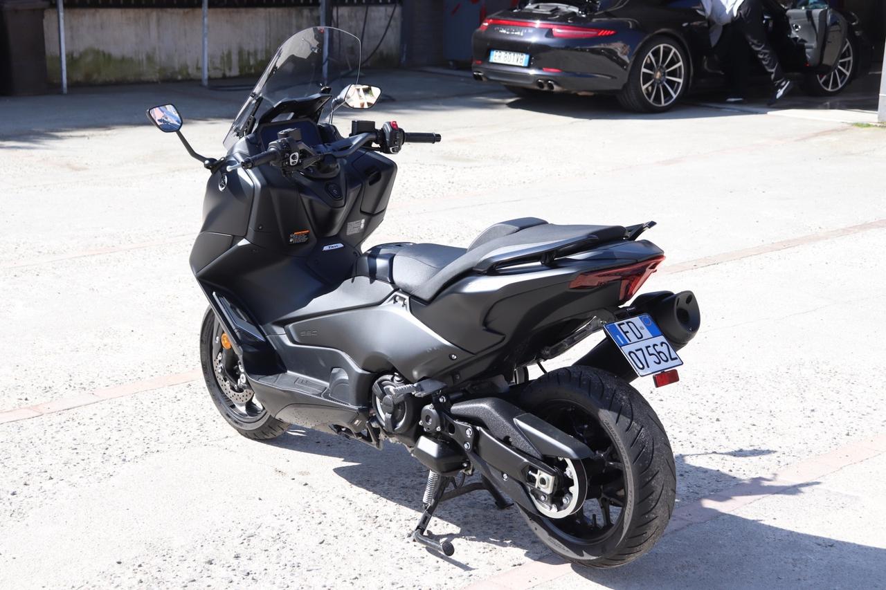 Yamaha TMAX 560