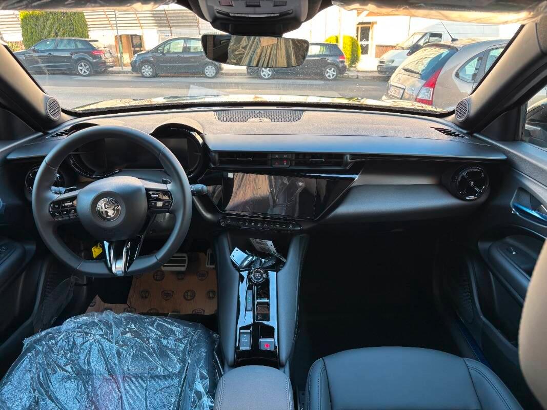 Alfa Romeo Junior 1.2 ibrida Speciale 145cv edct6