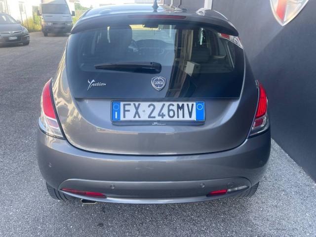 Lancia Ypsilon 1.2 Gold s&s PDC Cerchi 15" Schermo 5"