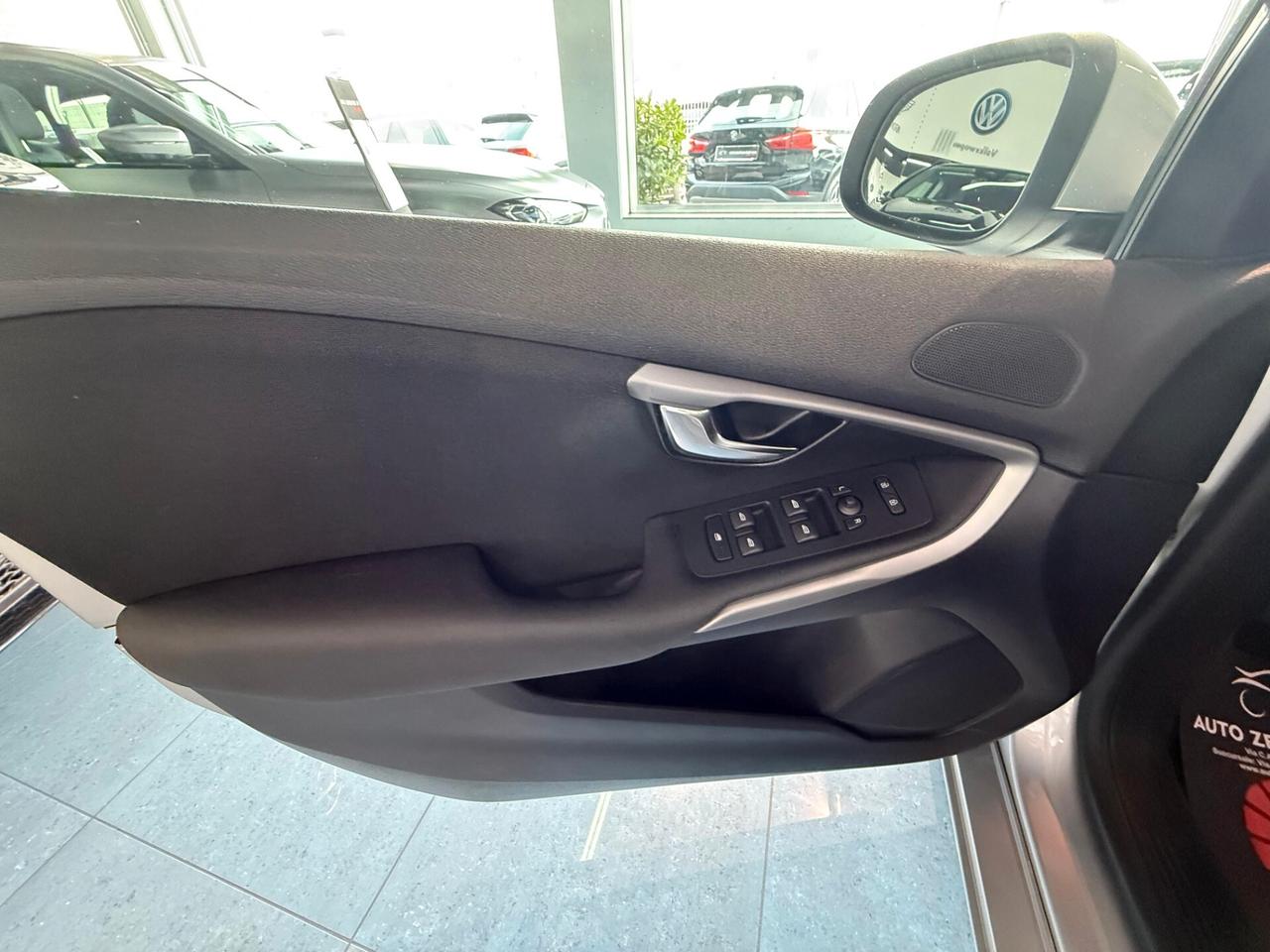 Volvo V40 D3 Momentum