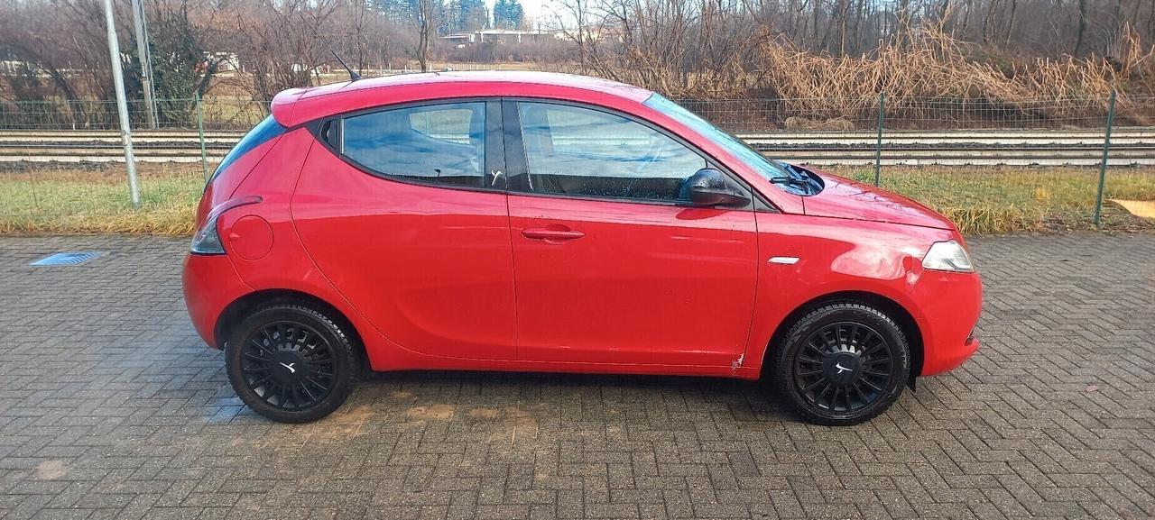 Lancia Ypsilon 1.2 69 CV 5 porte Elefantino
