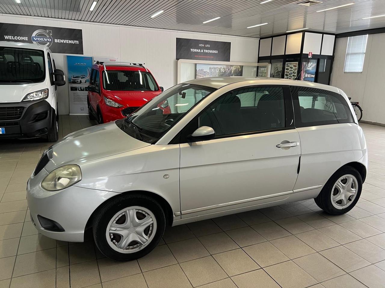 Lancia Ypsilon 1.2 Oro