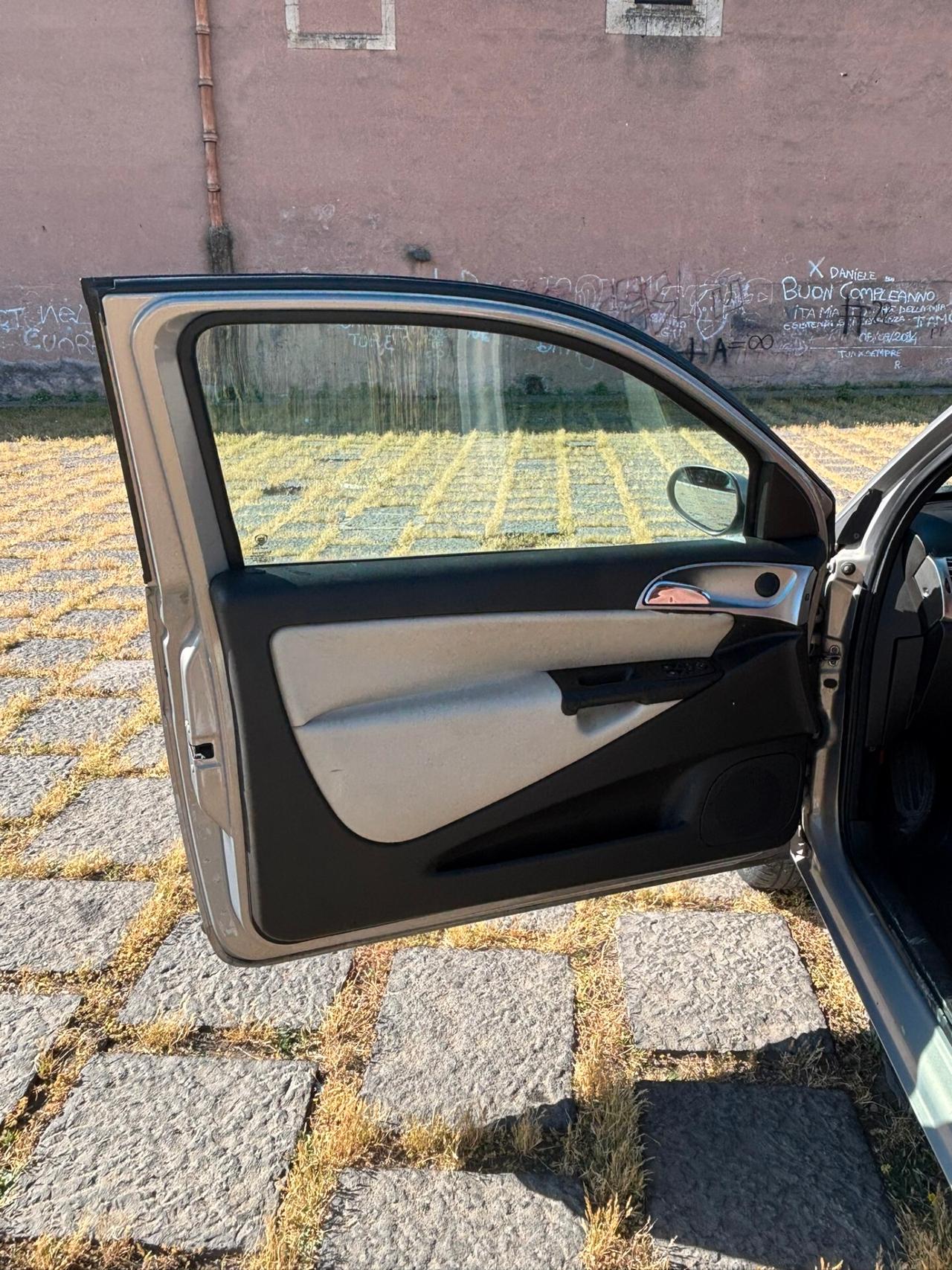 Lancia Ypsilon 1.3 MJT 75 CV Oro