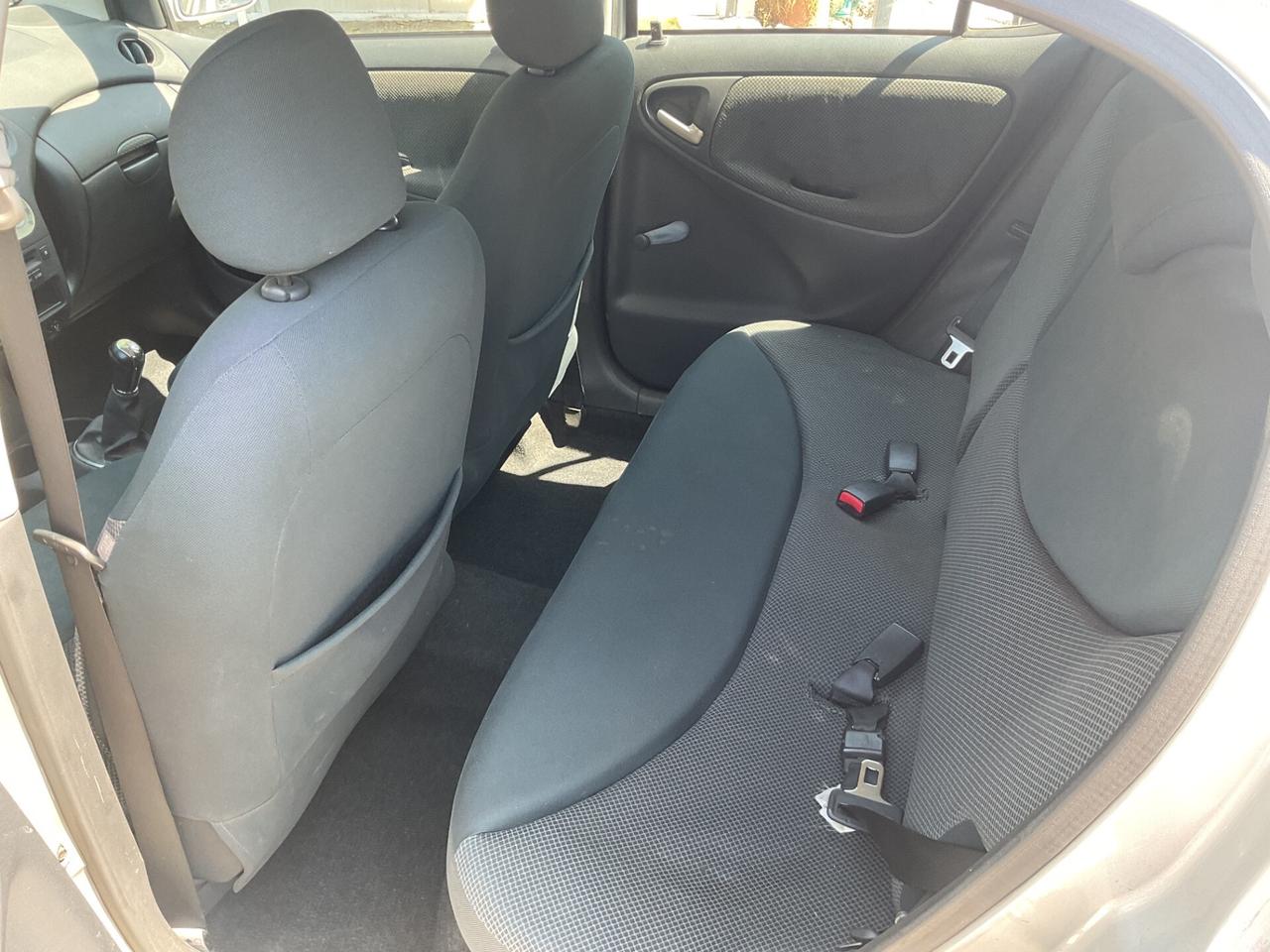 Toyota Yaris 1.0 5 porte Sol