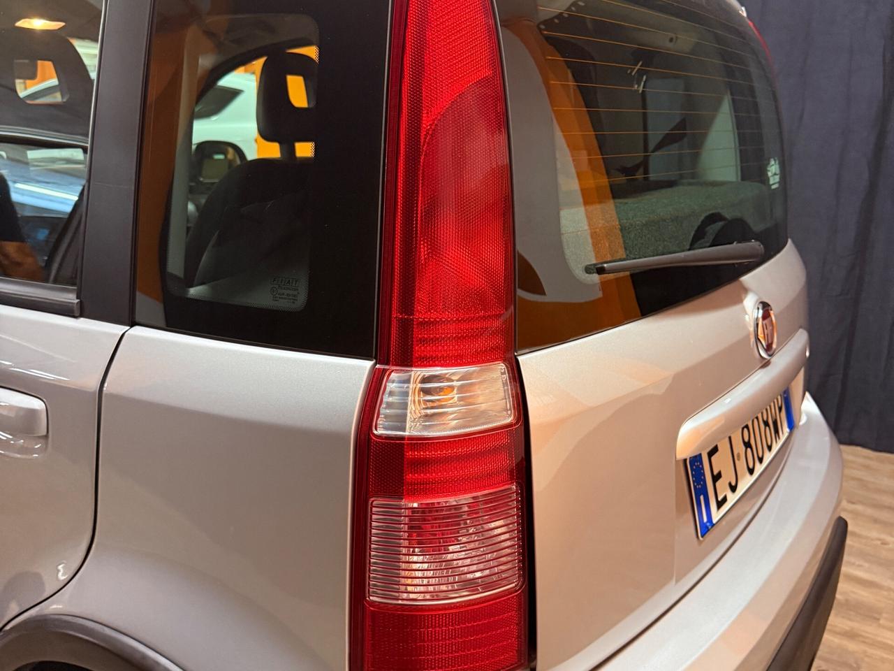 FANTASTICA FIAT PANDA 4x4 CON SOLI 45.840 KM IN CONDIZIONI DA VETRINA