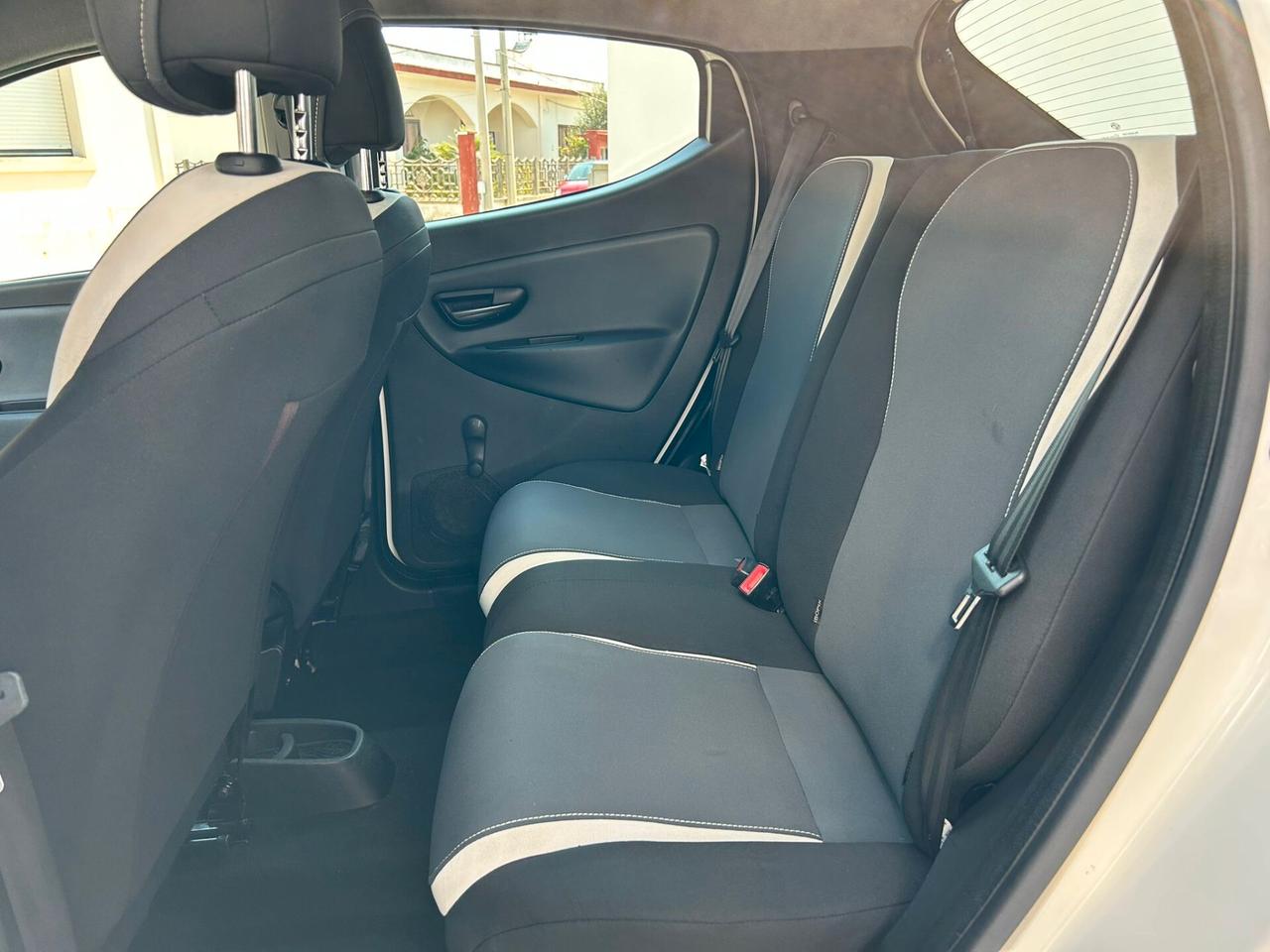 Lancia Ypsilon 1.2 51Kw ELEFANTINO Km104.000-2015