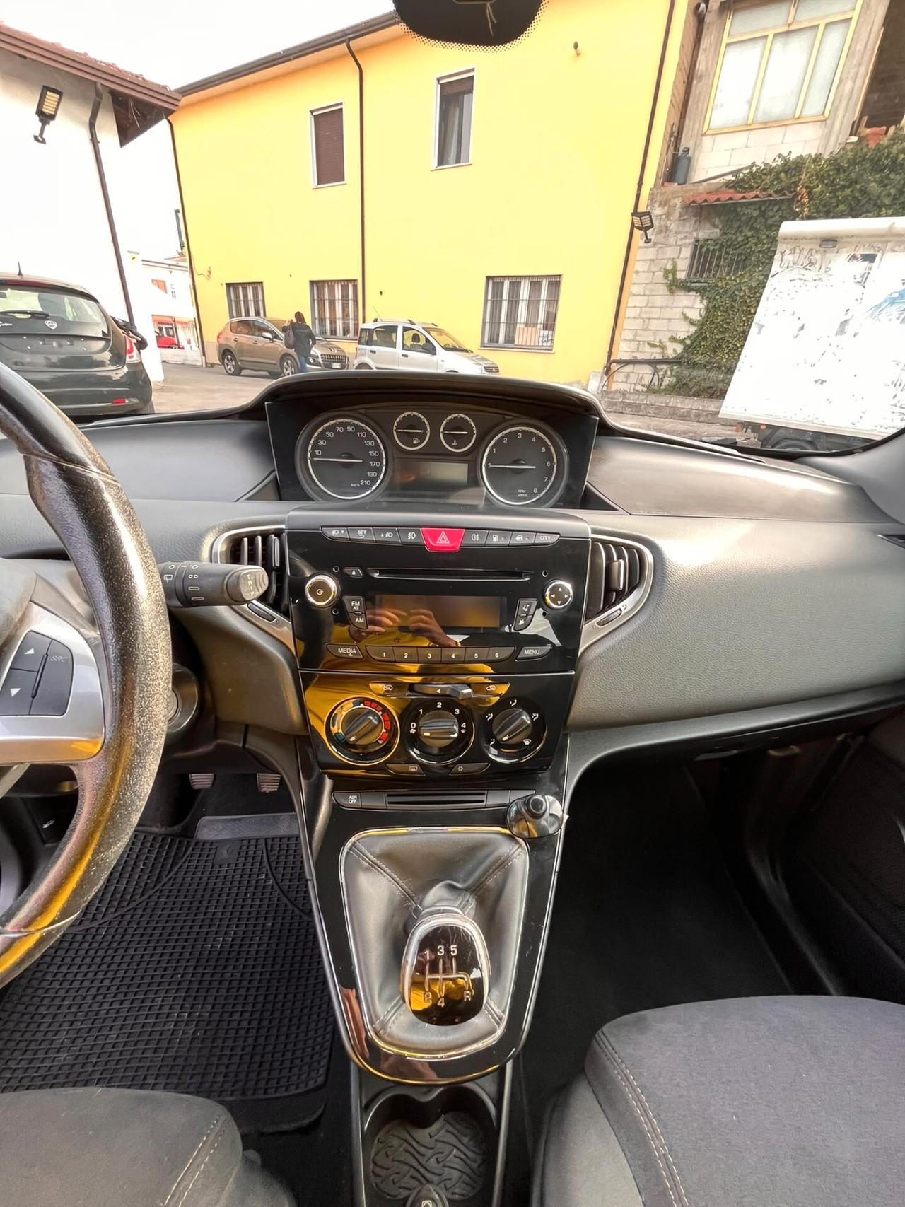 Lancia Ypsilon 1.2 69 CV 5 porte GPL Ecochic Gold