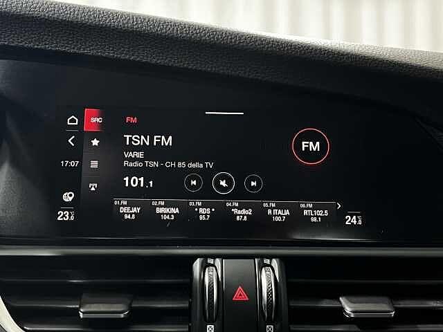 Alfa Romeo Giulia 2.0 Turbo 200 CV AT8 Business