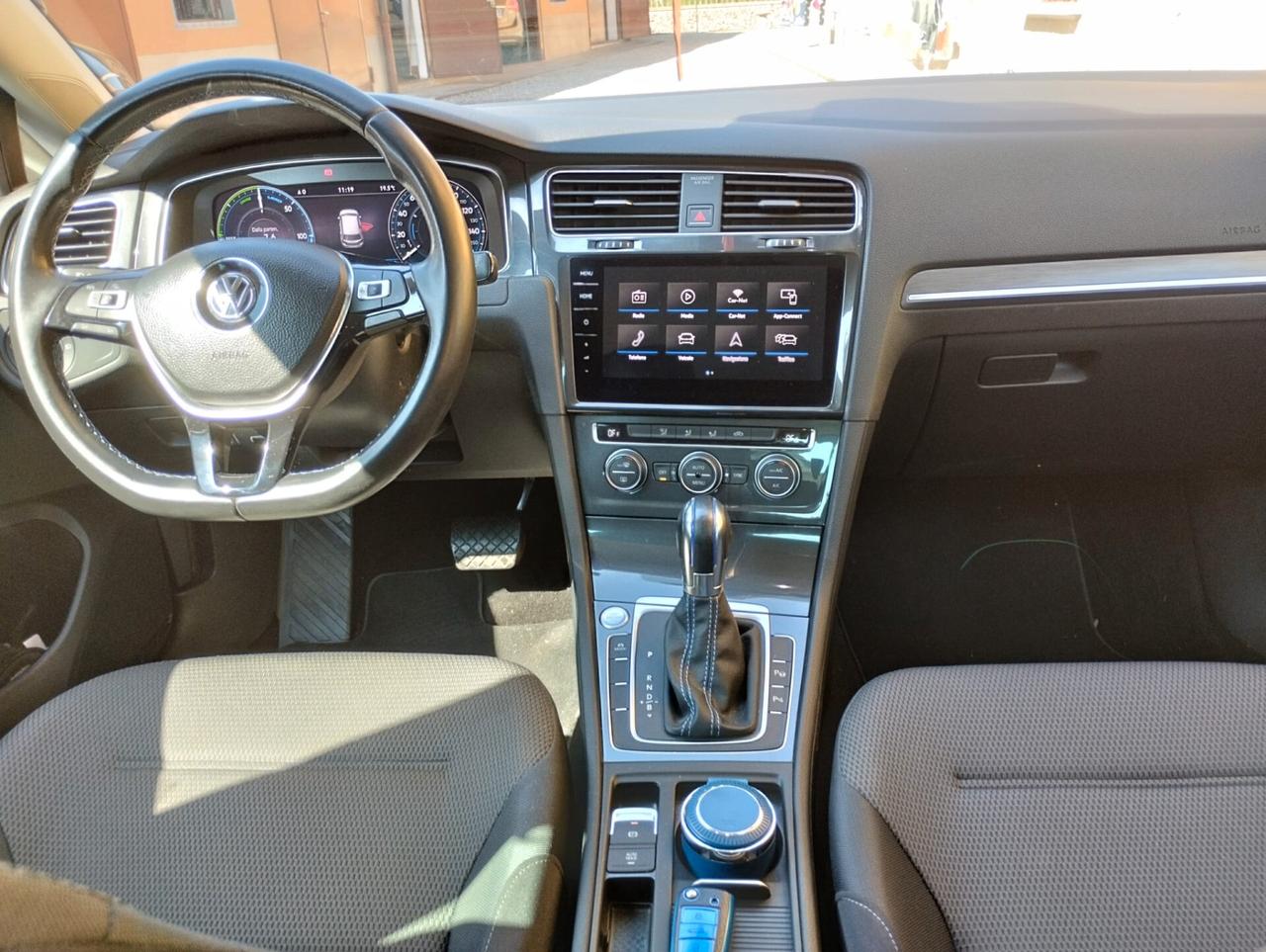 Volkswagen Golf e-Golf 136 CV