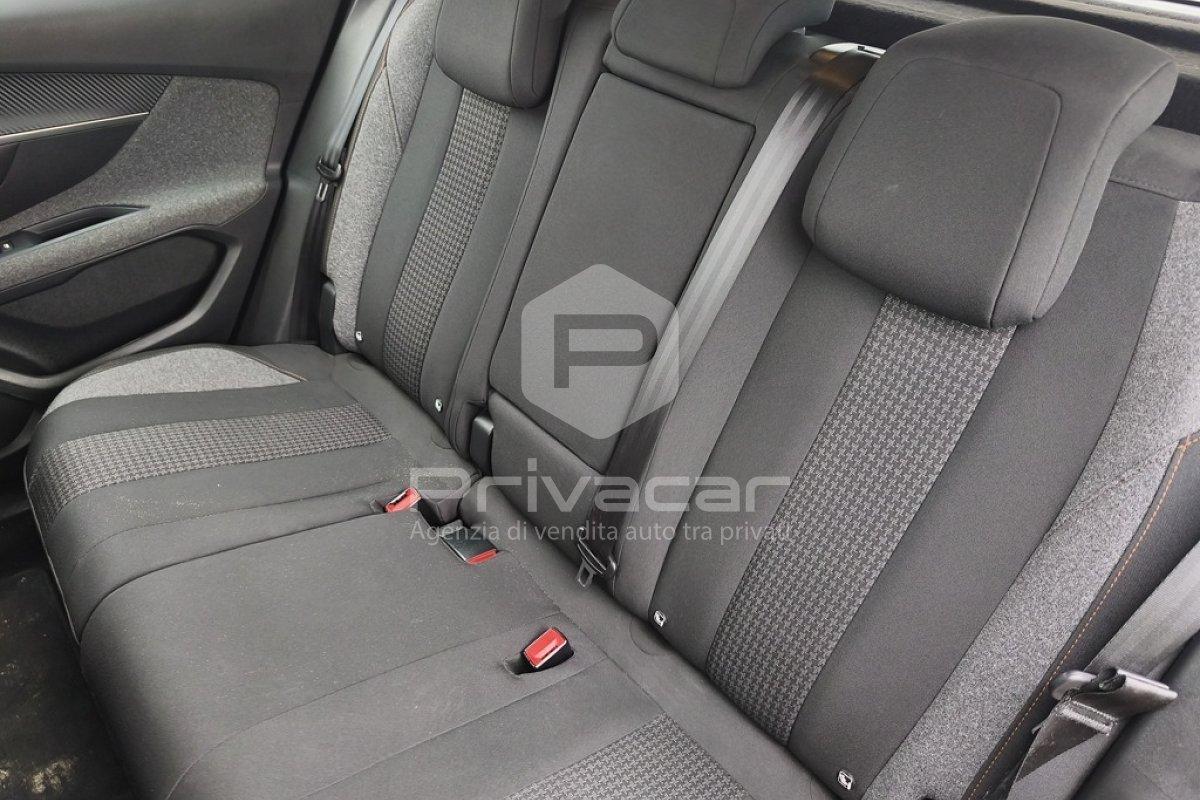 PEUGEOT 3008 BlueHDi 130 S&S EAT8 Business