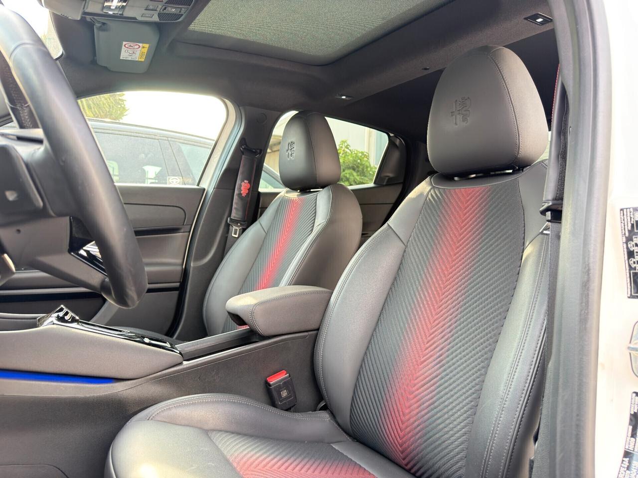 Alfa Romeo Junior 1.2 136 CV Hybrid eDCT6 SPECIALE TETTO