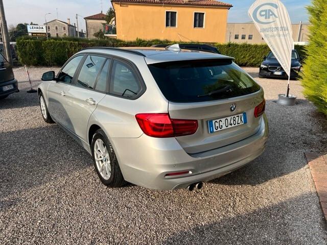 BMW 320 d Touring Business Advantage automatica