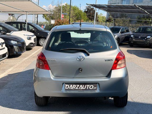 TOYOTA Yaris 1.0 5 porte
