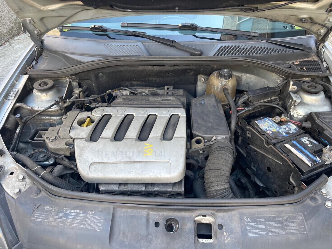 Renault Clio 1.4 16V benzina neopatentati