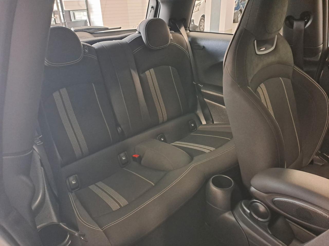 Mini John Cooper Works Coupe JOHN COOPER WORKS