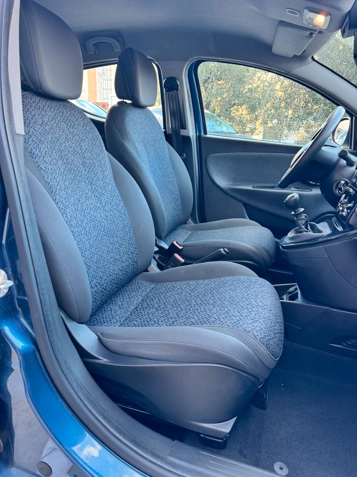 Ypsilon 1.0 FireFly 5 porte S&S Hybrid Silver