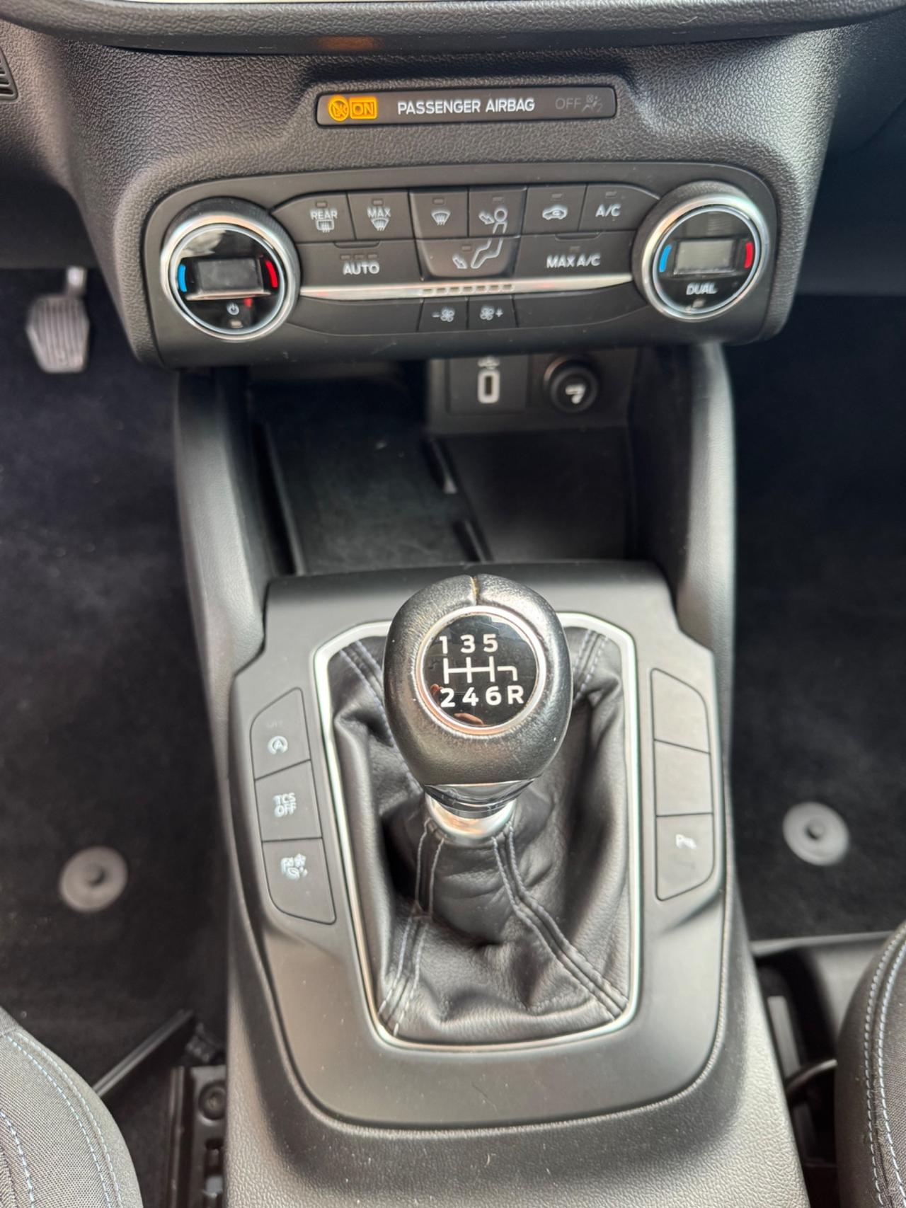 Ford Focus 1.0 Hybrid 125 CV Active acc permute
