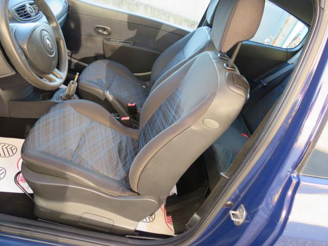 RENAULT Clio 1.2 16V 65CV 3 porte 4U Pack