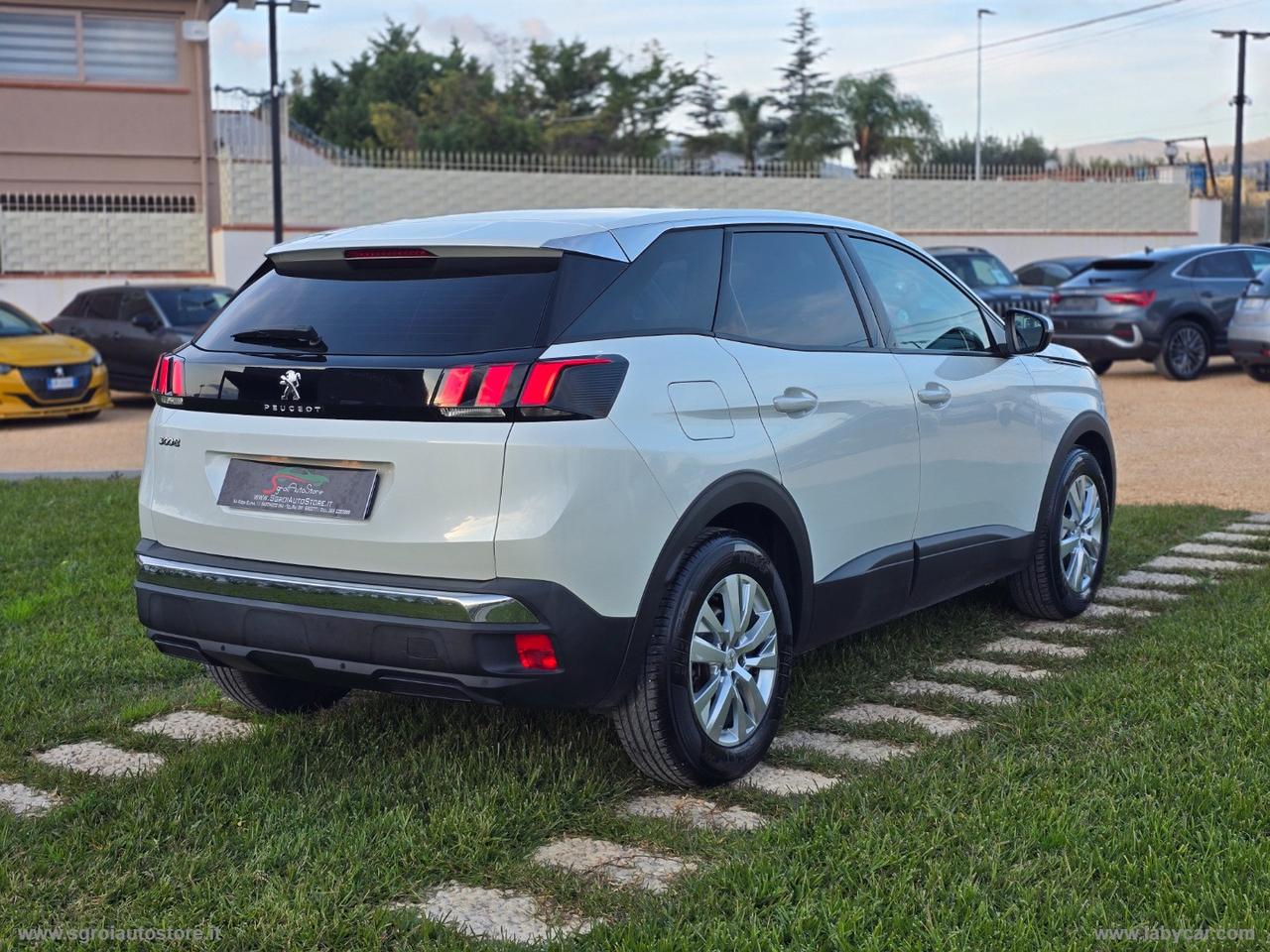 PEUGEOT 3008 BlueHDi 130 S&S EAT8 Business