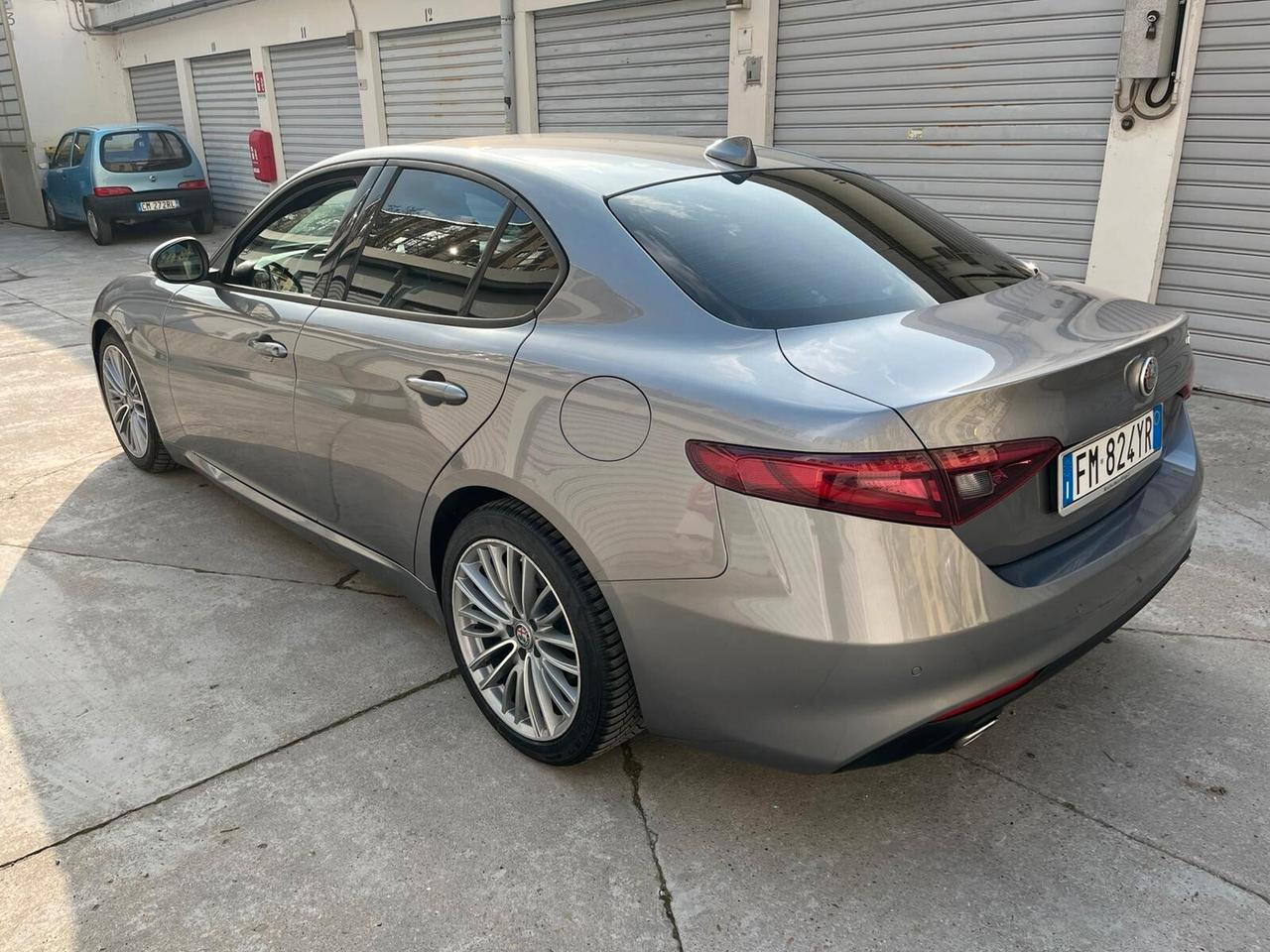Alfa Romeo Giulia 2.2 Turbodiesel 180 CV AT8 Business Sport Launch Ed.